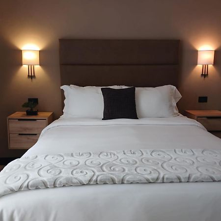 L'Aurora Inn Hostal Guatemala City Ngoại thất bức ảnh