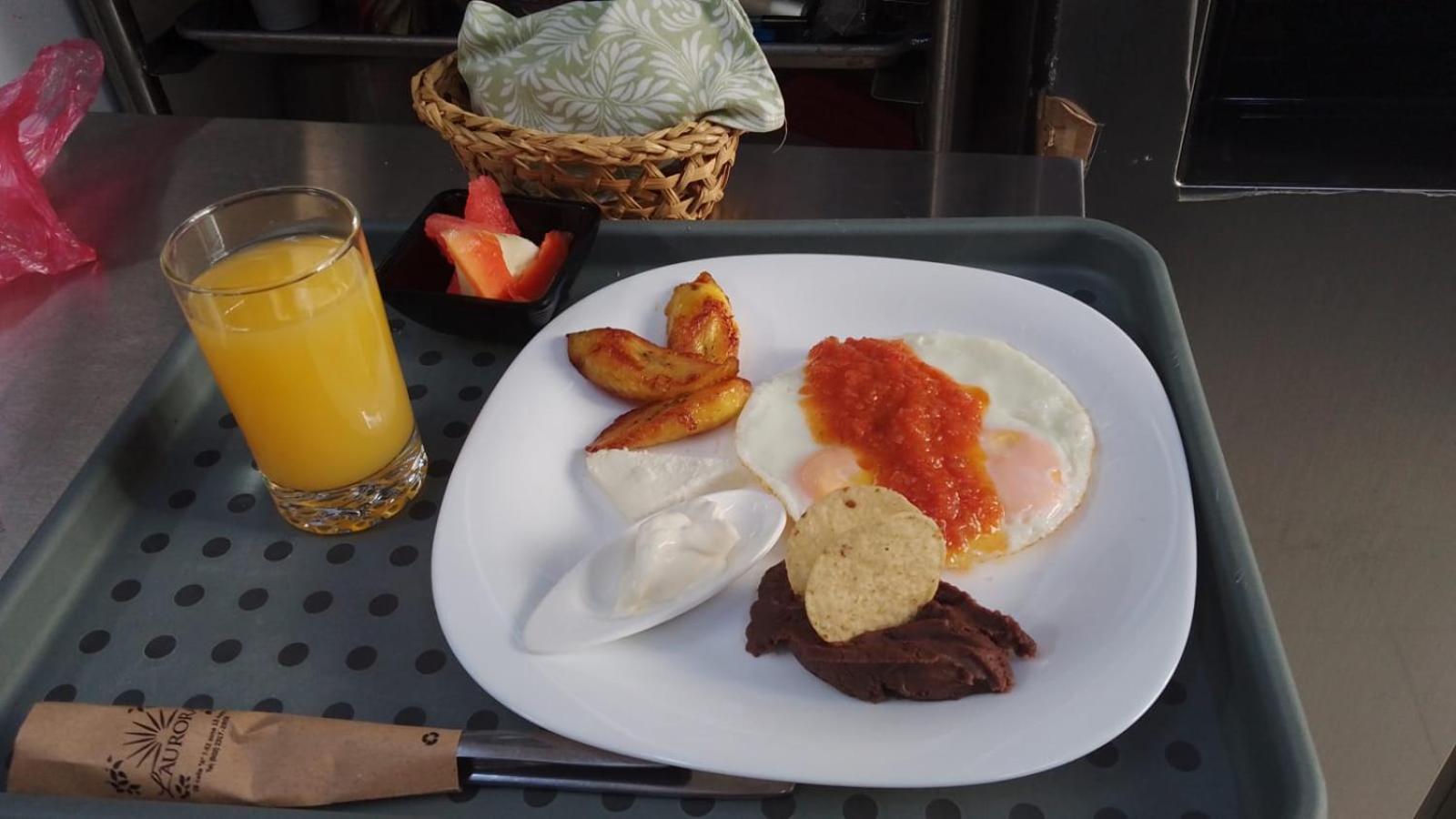 L'Aurora Inn Hostal Guatemala City Ngoại thất bức ảnh